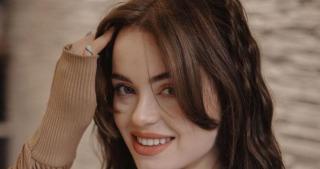 Cine este Lorena Şerban, tânăra din Braşov, care a cucerit Instagramul la nivel mondial. Sute de milioane de vizualizări în trei săptămâni