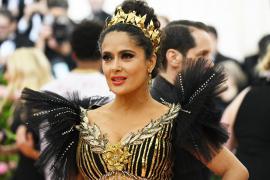 Actrița Salma Hayek a dezvăluit că la începutul pandemiei a contractat coronavirusul și a dezvoltat o formă a bolii