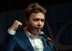 Jurnalist şi activist, Roman Protaşevici, in timpul unui miting la Gdansk