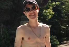 Prima fotografie cu actorul transgender Elliot Page de când a suferit operația de extirpare a sânilor