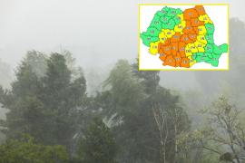 Alerte cod galben și portocaliu de vreme severă în jumătate de țară. Ploi, grindină și vijelii până sâmbătă dimineață