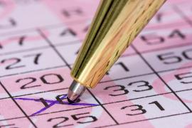 O mamă a câştigat aproape 10 milioane de dolari la loterie, la câteva săptămâni după ce un medium ar fi prezis îmbogăţirea familiei, în Australia