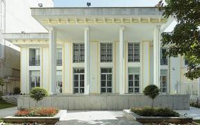 Diplomat elveţian de rang înalt, găsit mort în capitala Iranului. Ar fi căzut de la etajul 17 al unui bloc turn