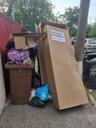 Deșeuri pe străzile din sectorul 1