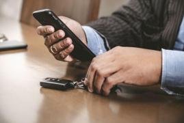 Pasiunea nebună a unui bărbat din Olt pentru o vecină i-a adus un dosar penal. A filmat-o de peste 100 de ori