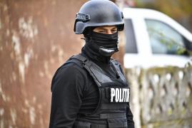 Agent din Serviciul de Actiuni Speciale al Poliției