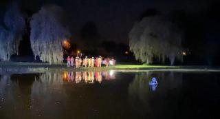 Băieţelul unei românce s-a înecat într-un iaz din Belgia. Părinţii i-au găsit pantofiorii pe mal şi mingea plutind pe apă