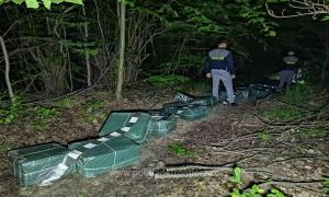 Poliţiştii români de frontieră au tras patru focuri de avertisment pentru a pune traficanţii de ţigări pe fugă