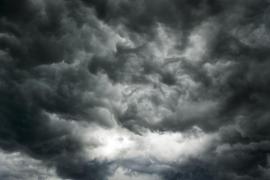 Sfat inedit venit de la Inspectoratul General pentru Situaţii de Urgenţă: evitaţi băile în timpul furtunilor