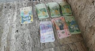 "Captură impresionantă" a Poliţiei Locale din Iaşi: 463 de lei de la un cerşetor cu dizabilităţi. Oamenii au reacţionat imediat: "Ce ai, tu, poliţie comunitară, cu banii mei?"