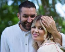 Gina Pistol, în brațe cu micuța Josephine, la câteva zile după botez