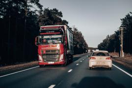 Efectele Brexit: UK s-ar putea confrunta cu lipsa unor alimente în magazine, din cauza unui deficit uriaş de şoferi de camioane