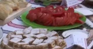 Reacția unui turist străin, la un brunch organizat în aer liber în inima Bucovinei: "Foarte multă natură"