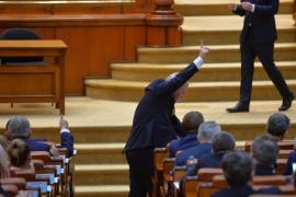 Zi liberă pentru vaccinare. Proiectul USR - PLUS a fost adoptat de Camera Deputaţilor