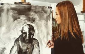 Cezara, renumită pictoriţă din Iaşi, ar fi încercat să se sinucidă din cauza unui proces de divorţ