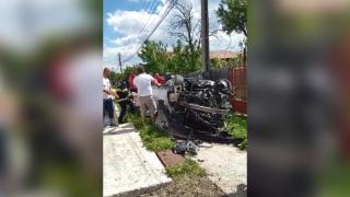 Accident înfiorător în Prahova, pe DN1A. Bărbat mort pe loc şi o femeie rănită, după ce s-au răsturnat cu maşina