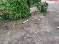 Un bărbat din Vrancea s-a trezit în curte cu o rachetă antigrindină. E a doua oară când e "luat la ţintă"