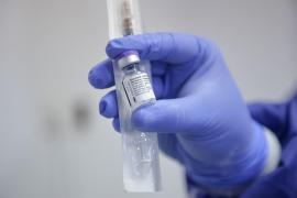 Statele Unite vor cumpăra 500 de milioane de doze de vaccin Pfizer pentru a le oferi altor ţări