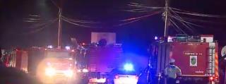 Un incendiu a izbucnit la acoperişul unui bloc din Câmpina. Un trăsnet a fost cauza - VIDEO