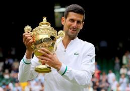 Djokovic a câştigat a treia oară consecutiv turneul de la Wimbledon, al 20-lea său trofeu de Grand Slam