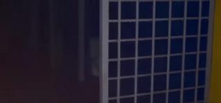 Jurnaliştii ruşi susţin că au descoperit o închisoare secretă deghizată într-o cabană. Anchetatorii nu au reuşit să afle cui aparţine, dar au dărămat-o cu buldozerul - VIDEO