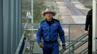 Miliardarii Jeff Bezos şi Richard Branson nu pot fi consideraţi "astronauţi". Guvernul american a schimbat legislaţia în ziua în care Bezos zbura în spaţiu