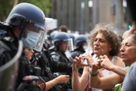 Parlamentul francez a adoptat paşaportul sanitar: "COVID e temporar, concedierile sunt definitive". Noile măsuri care ar putea intra în vigoare de la 1 august