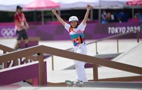 La doar 13 ani, o sportivă din Japonia a obţinut aurul olimpic. E a doua cea mai tânără câştigătoare din istorie