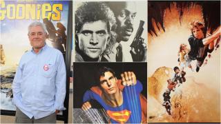 Richard Donner alături de afişele filmelor Superman, Lethal Weapon si The Gooners
