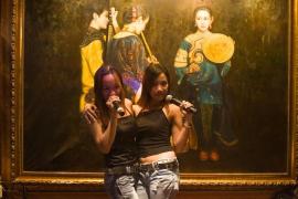 China va interzice cântecele pentru karaoke care "ameninţă securitatea naţională"