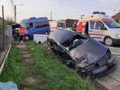 Impactul dintre autovehiculele implicate în accidentul din Cluj a fost devastator