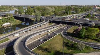 O autostradă din Polonia va fi modernizată cu asflat care miroase a flori