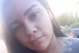 O adolescentă a murit electrocutată, în timp ce folosea telefonul pus la încărcat, după ce un fulger i-a lovit casa