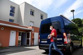 Imediat după ce le-a ucis pe cele două fete, femeia a încerct să se sinucidă