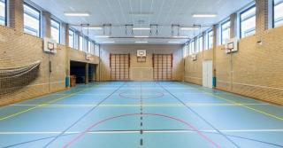 Profesorul a agresat mai mulţi adolescenţi în ultimii ani