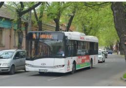 Şapte tineri din Oradea s-au ales cu dosare penale după ce au luat la bătaie un şofer de autobuz. Bărbatul le ceruse să poarte măştile