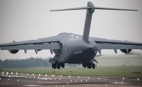 Primul avion căruia i se permite să aterizeze pe aeroportul din Kabul, după plecarea americanilor. Vine o echipă tehnică din Qatar