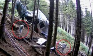 "Turism macabru" la telecabina morții, pe muntele Mottarone. Tineri filmați la locul tragediei, în căutare de suveniruri
