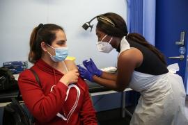 Planul B în Anglia pentru iarnă: măștile redevin obligatorii, certificate de vaccinare și lockdown doar în ultimă instanță