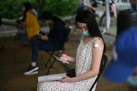 Marea Britanie anunță că vaccinurile anti-Covid au salvat 100.000 de vieți. Începe imunizarea cu doza trei la cei peste 50 de ani