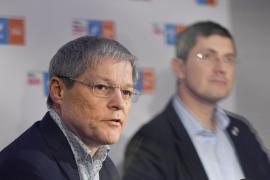 Dacian Cioloş lupta cu Dan Barna, în turul II al alegerilor, pentru şefia USR PLUS
