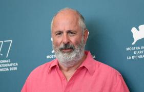 Roger Michell, una dintre ultimele apariţii la Festivalul de Film de la Veneţia