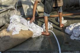 Un tânăr de 20 de ani, acuzat de tentativă de viol, trebuie să spele și să calce hainele celor 2.000 de femei din sat