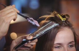 Reacţii alergice în cazul clienţilor care îşi vopsesc părul după ce au avut Covid