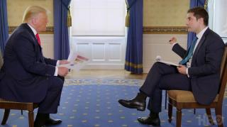 Jurnalistul australian Jonathan Swan câștigă un Emmy pentru interviul său viral cu Donald Trump