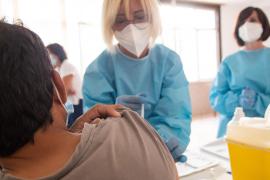 Vaccinare anti-COVID într-un centru medical din Italia