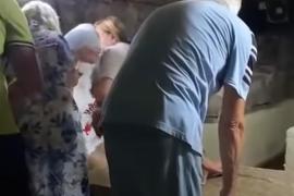 O rusoaică a rămas blocată în sarcofagul de piatră al Sfântului Lazăr, într-o biserică din Cipru