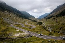 Traficul rutier pe Transfăgărăşan, restricţionat sâmbătă pentru desfăşurarea triatlonului "Transfier 2021"