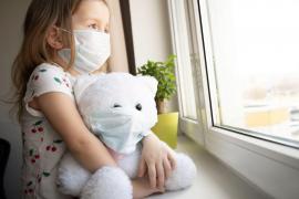 Masca de protecţie, obligatorie în spaţiile publice pentru toţi francezii cu vârste de peste 6 ani