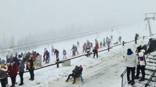 Incidenţă de peste 5 la mie în Predeal şi Bran, după sărbători. Restricţii în judeţul Braşov